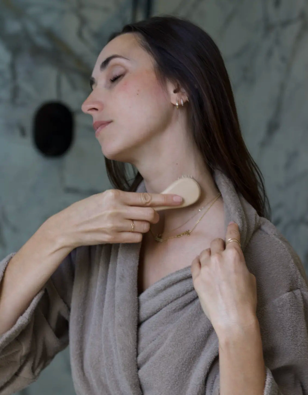 Facial Dry Brush for Gentle Exfoliation and Lymphatic Drainage