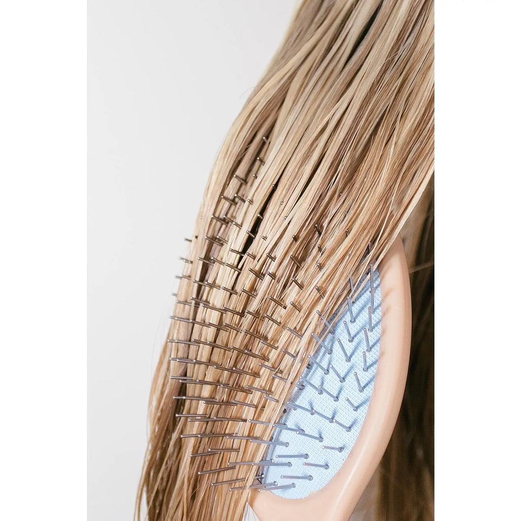 Glow Beauty the Detangling Brush in Classic